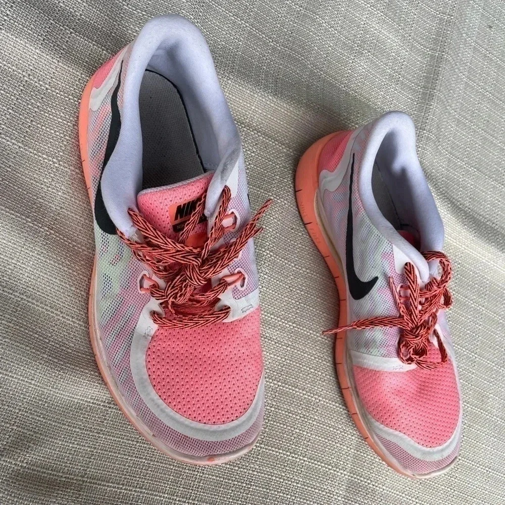 Nike Shoes - Sz. 6.5Y (Fits Size 8 Womens)